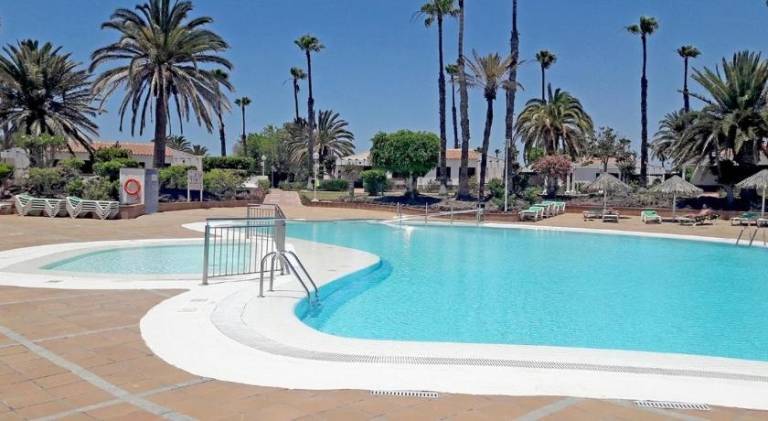 Fully equipped nice rental apartment with private pool, garden & patio | Perfect for remote work | Pet-friendly — photo 3