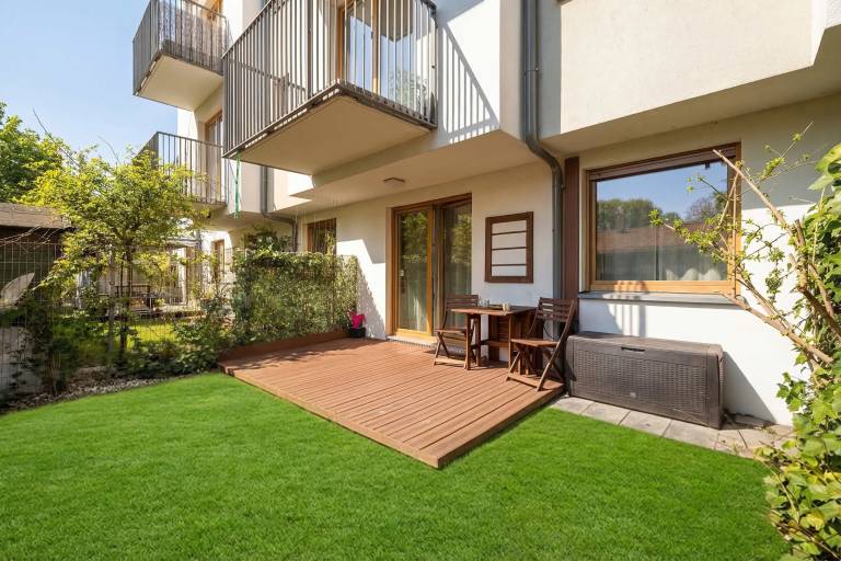 Holiday apartment with yard & fast internet — photo 4