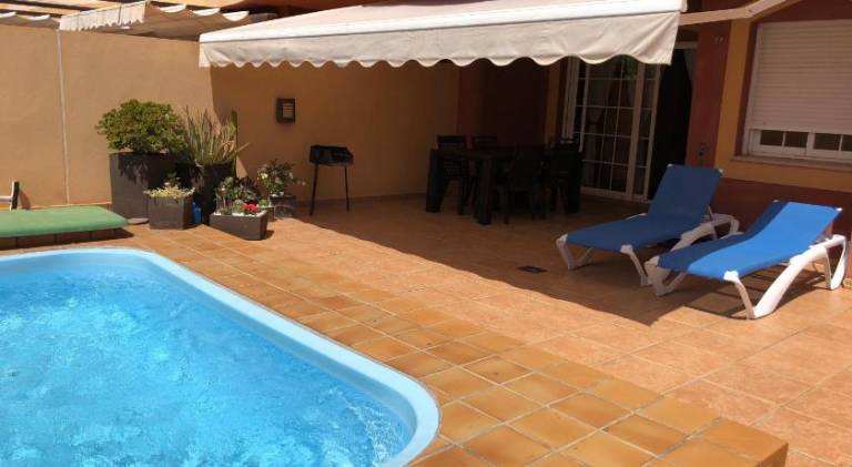 Apartamento Pelicanos Golf & Beach - spacious and modern with terrace and private pool in Roquetas de Mar