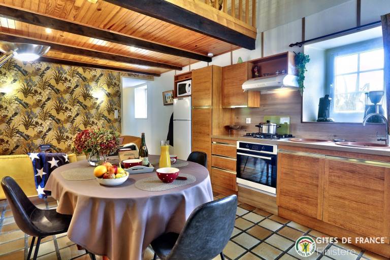 Gite with grill, garden & patio — photo 2