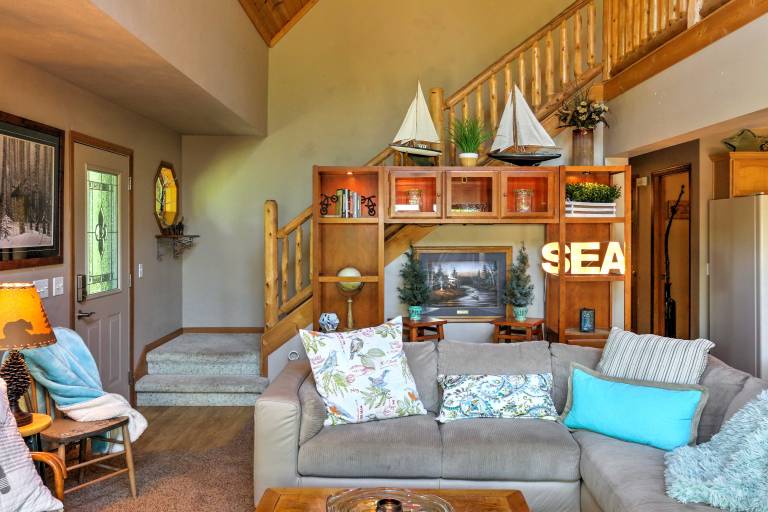 Roomy House on 2 Acres - 2 Mi to Egg Harbor Beach! — photo 4