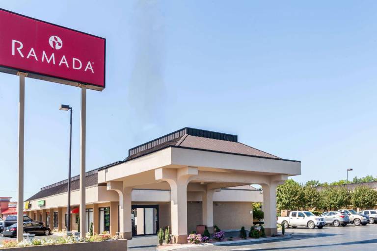 Ramada by Wyndham Lebanon in Lebanon, TN