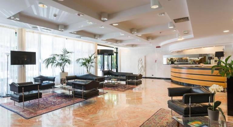 Astoria Suite Hotel — photo 3