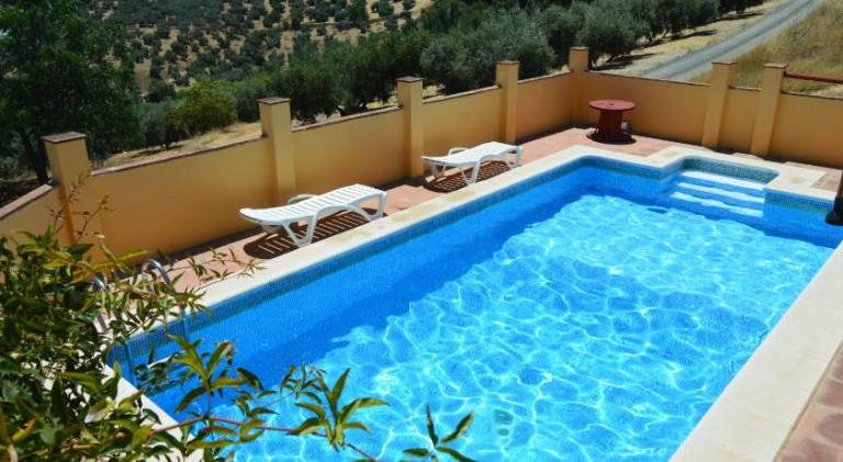 Serviced apartment with patio, pool & hot tub — photo 2