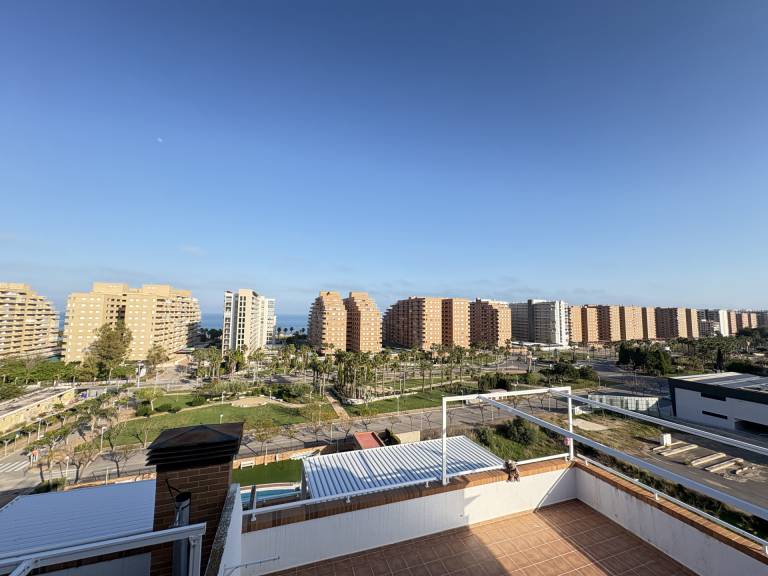 Fully equipped rental apartment with patio & pool | Beach view | Next to the beach | Pet-friendly in Oropesa del Mar