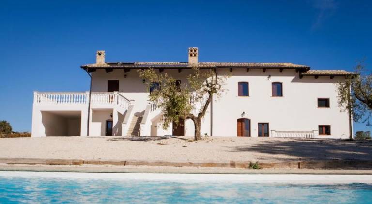 Nice farm with pool, garden & terrace | Dogs allowed in Pescara