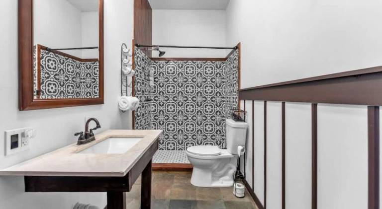 Vacation home with jacuzzi & barbeque in Fredericksburg, TX