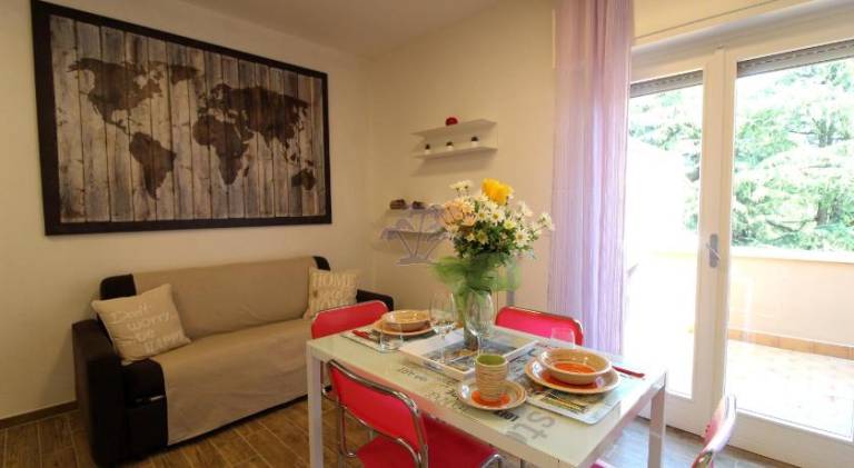 Apartment with pool — photo 2