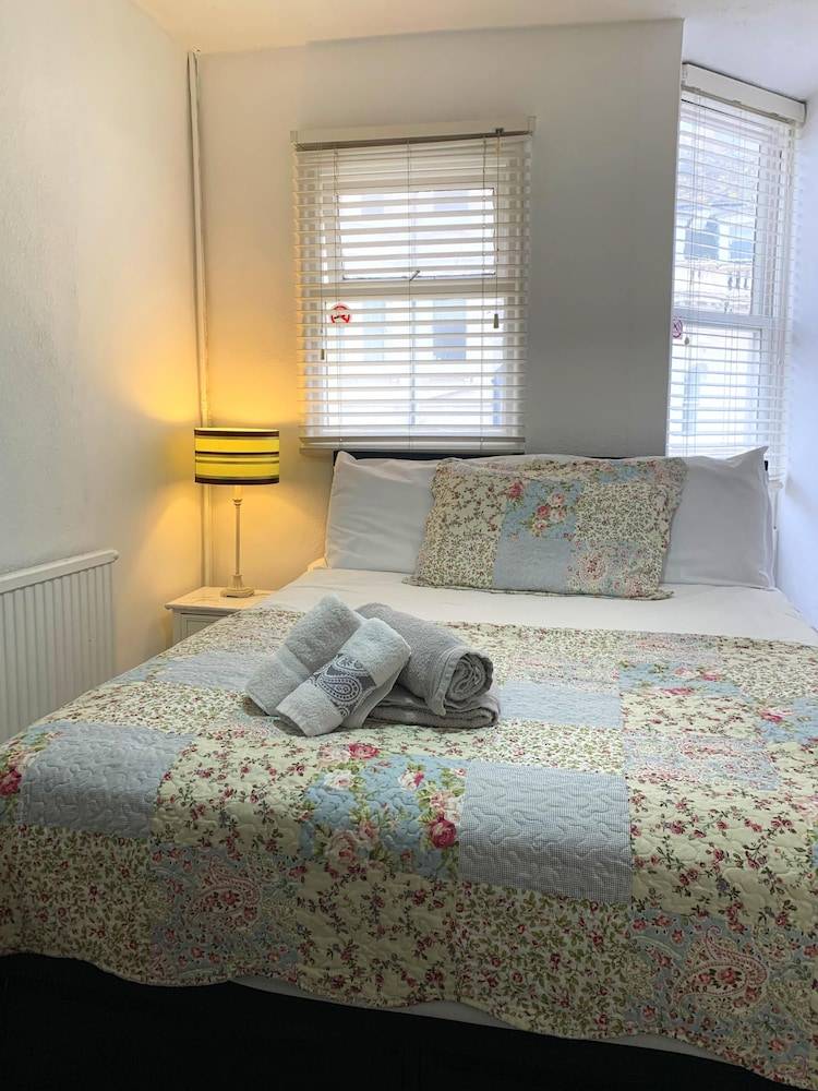 Accommodation Brighton Marina