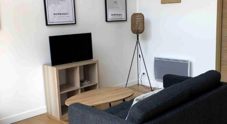 House with 1 room for 4 persons in Coutances