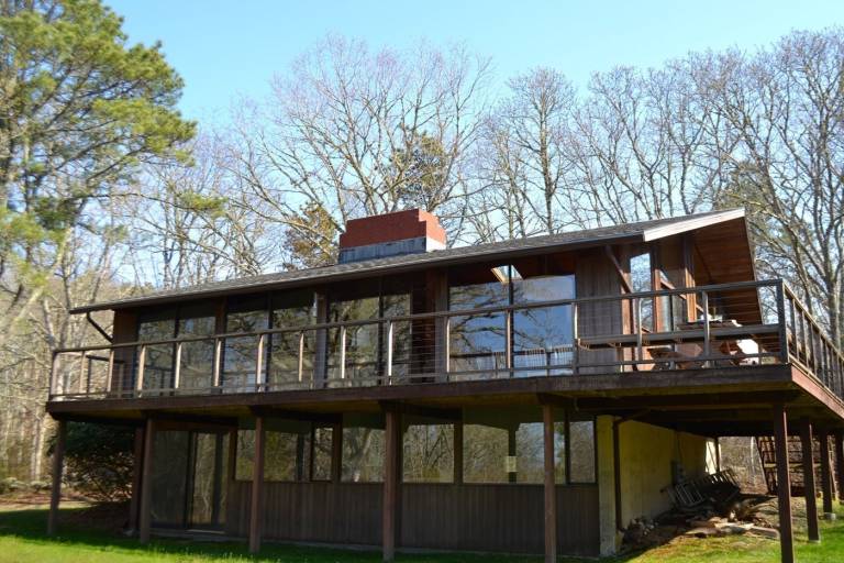 House Menemsha