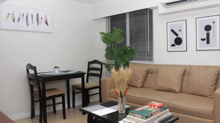A2J BGC Luxury 2BR Loft Near Burgos Circle & Malls in Taguig
