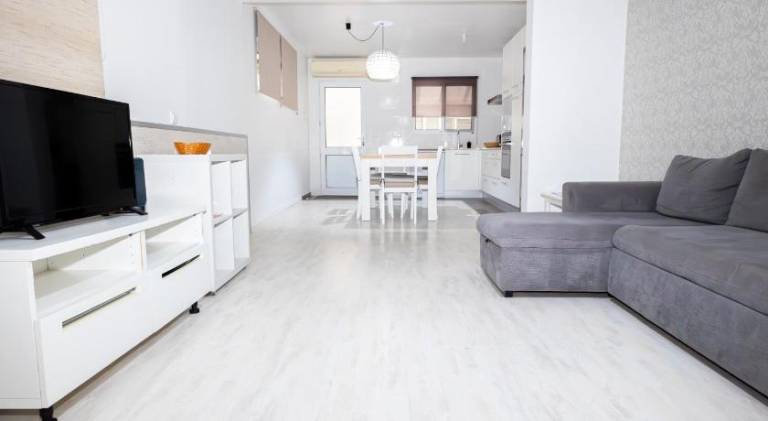 Fully equipped vacation home with terrace | Pet-friendly — photo 2