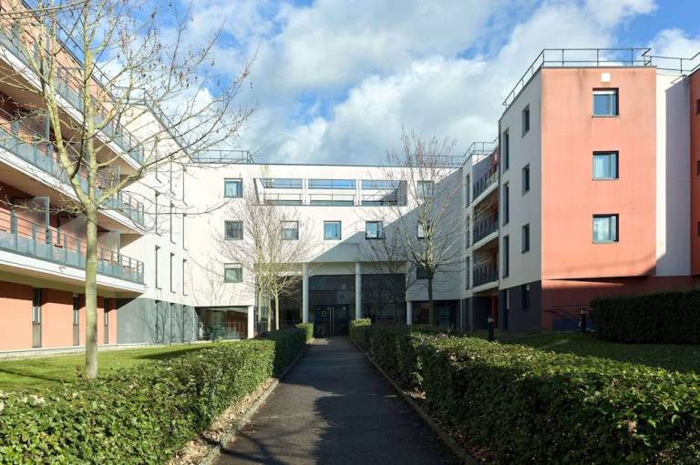 Comfort Aparthotel Versailles Saint Cyr l Ecole