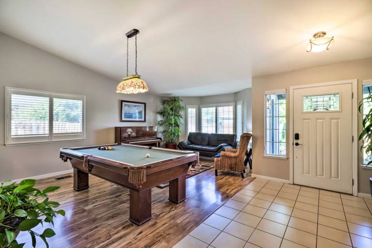 Hot Tub & Fire Pit: Reno Gem 12 Mi to Skiing — photo 4