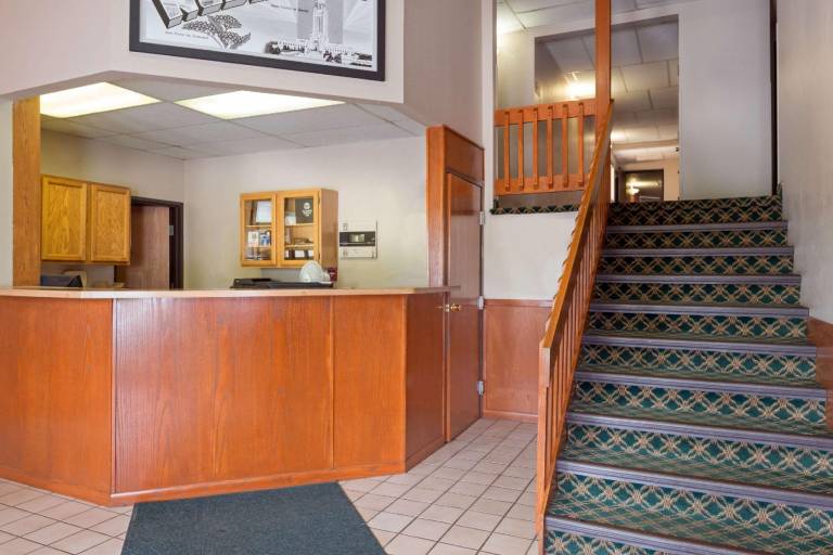 Super 8 By Wyndham Omaha Ne — photo 3