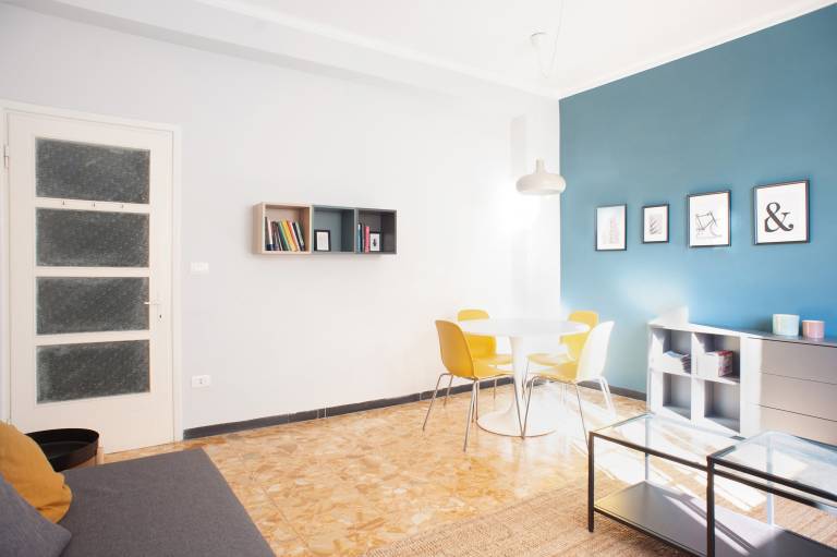 Holiday apartment with patio | City view — photo 4