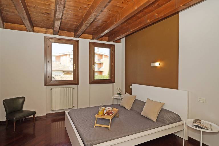 Holiday apartment with patio — photo 5