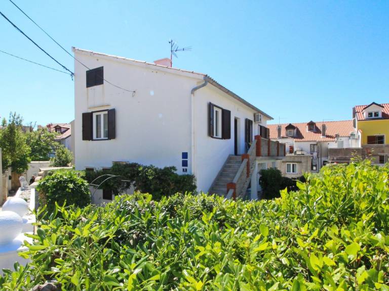 Beautiful holiday apartment with patio & barbeque | Close to the beach | Dogs allowed — photo 2