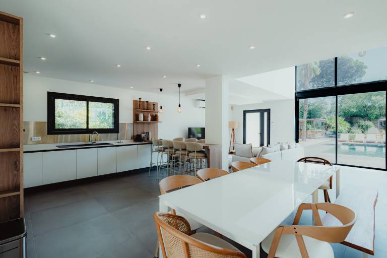 Children-friendly villa with pool, fast internet & garden | Garden view | Beach nearby | Pets allowed — photo 3