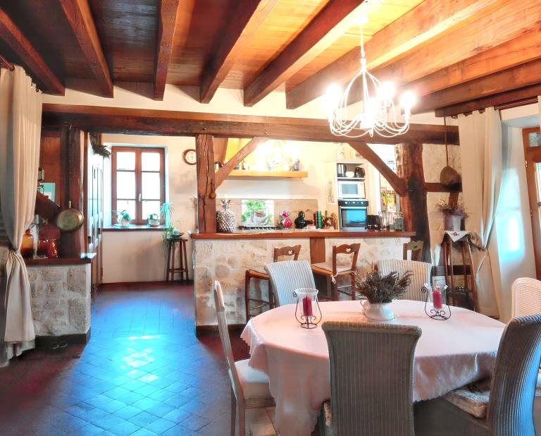 Charming House in Montoldre Garden — photo 4