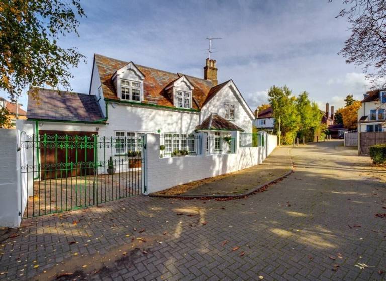 Cottage  London