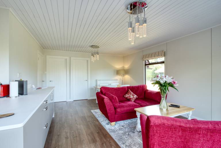 2 bedroom lodge with stunning loch, mountain views — photo 4