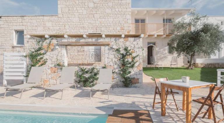 Spacious apartment with patio, grill & yard | Dogs allowed in Alberobello