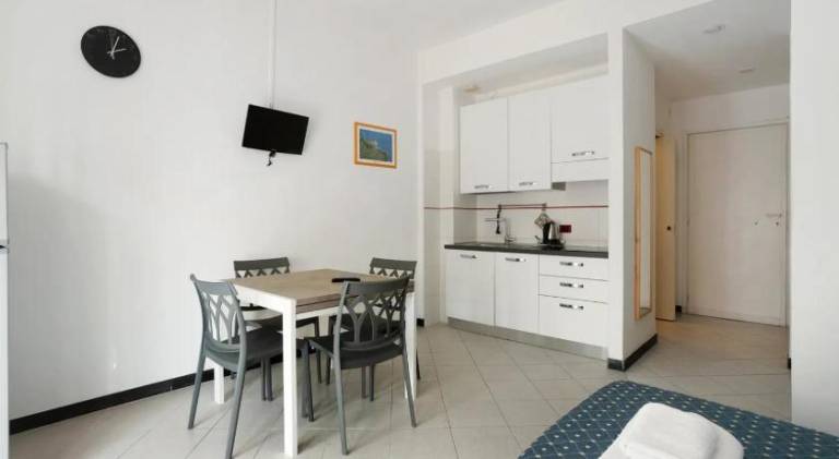 Apartment with 1 room for 4 persons — photo 2