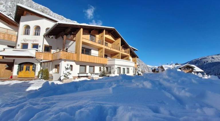 Alpenspitz Appartements - Garni - B&B in Racines