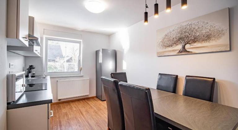 Family-friendly holiday apartment with BBQ, yard & jacuzzi | Perfect for remote work | Pets allowed — photo 5