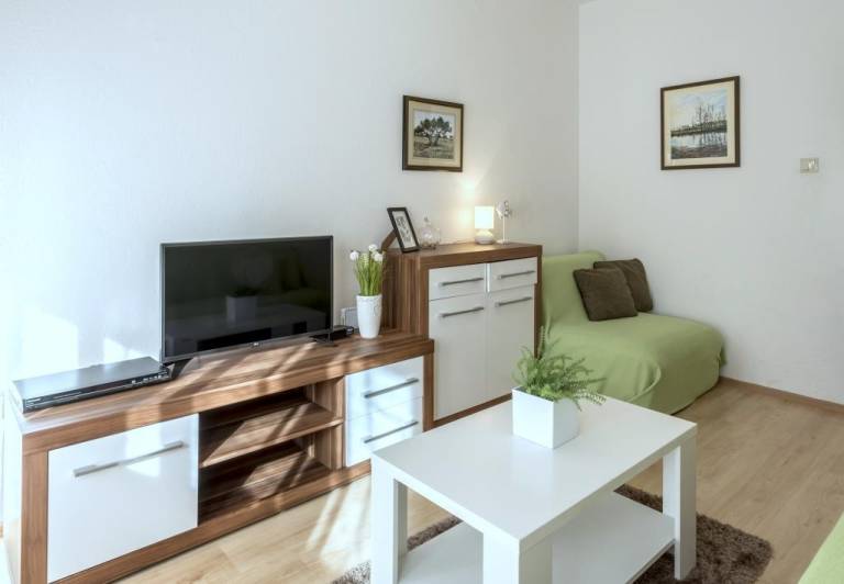 Ferienwohnung in Kaštel Novi mit Terrasse, Klimaanlage, W-LAN, Waschmaschine (5104-2) — photo 5