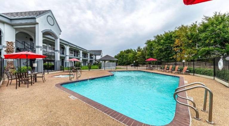 Quality Inn & Suites Canton — photo 2