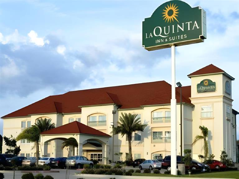 Quality Inn & Suites in Rosenberg, TX