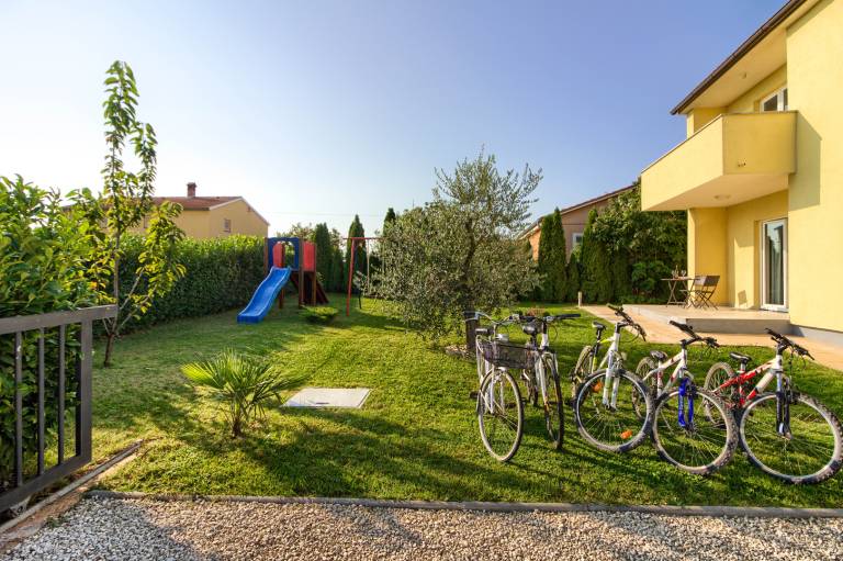 Lovely villa with BBQ & heated pool | Pet-friendly — photo 3