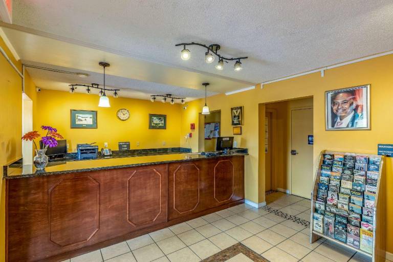 Econo Lodge Kingsland — photo 4