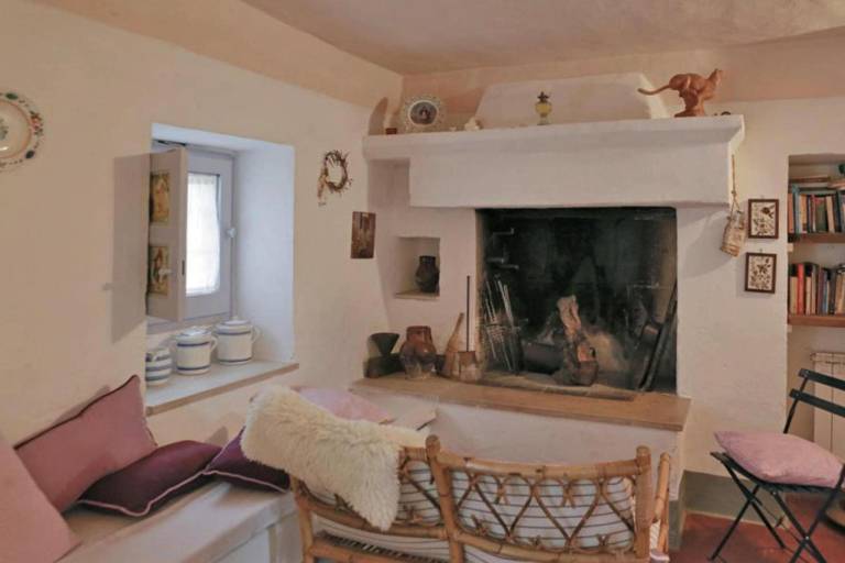 Vacation home with yard & barbeque | Pets allowed — photo 3