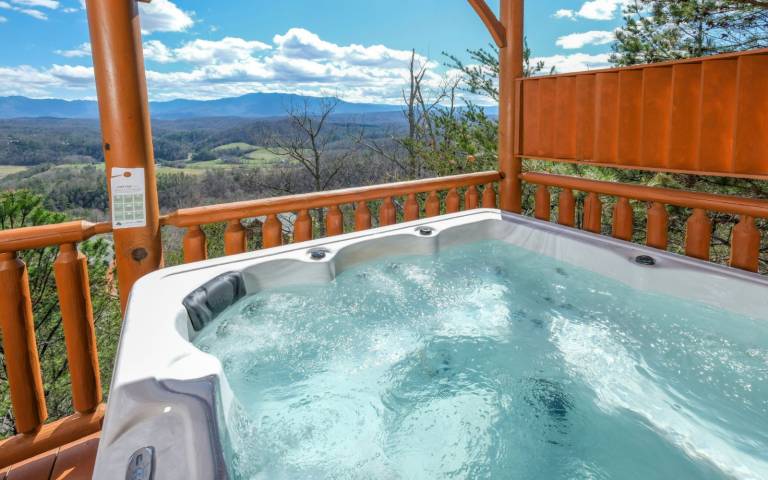 Cabin with jacuzzi, pool & sauna | Mountain view — photo 2