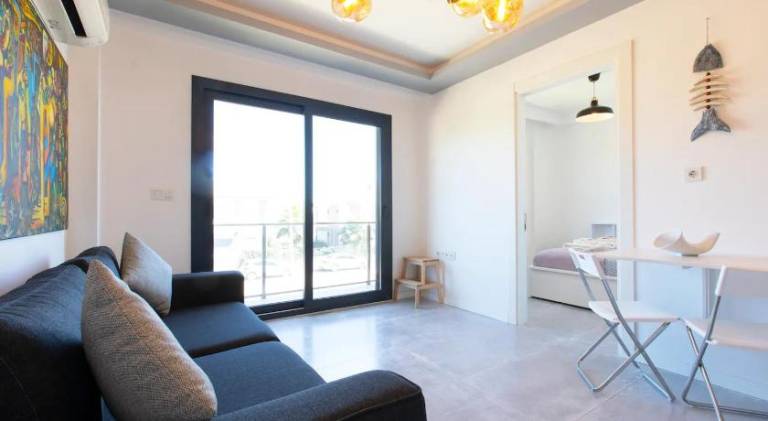 Rental apartment with patio — photo 2