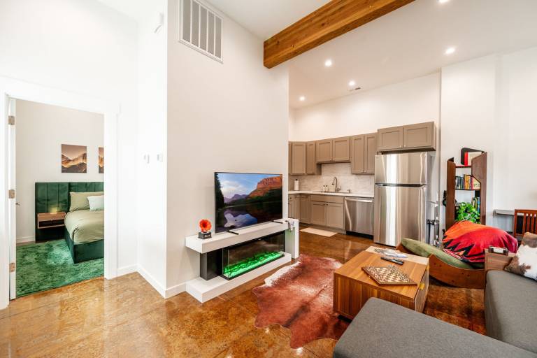 Family-friendly pleasant rental apartment with pool & fast internet | Pet-friendly in Sheridan, WY