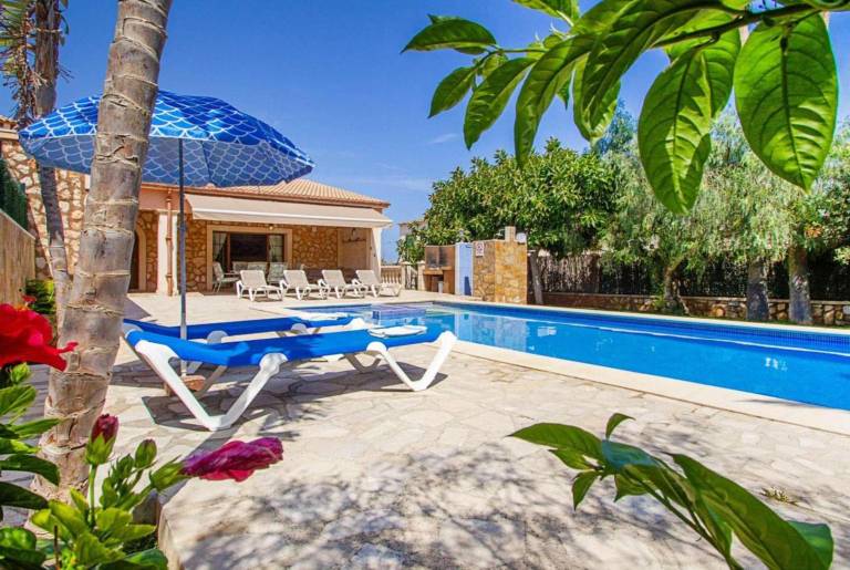 Villa Leon mit privatem Pool WLAN und Klimaanlage