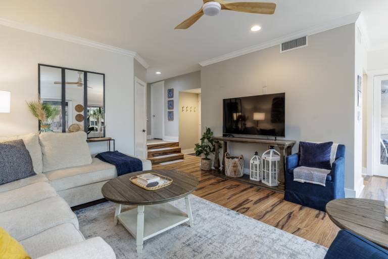 7443 Anchorage: Stylish updated 2BR Villa, steps to Marina, Free Bikes, Pool — photo 2