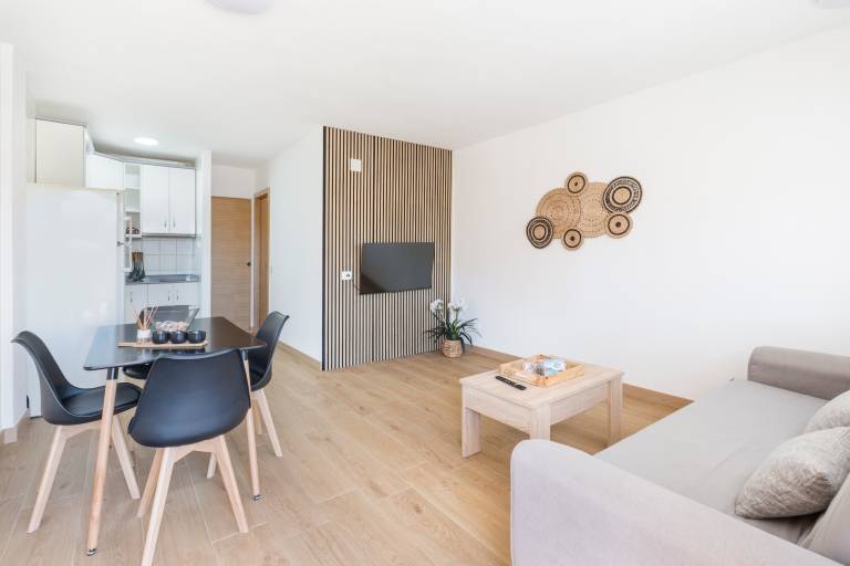 Holiday apartment with terrace & garden | Beach view | Next to the beach | Pet-friendly — photo 4