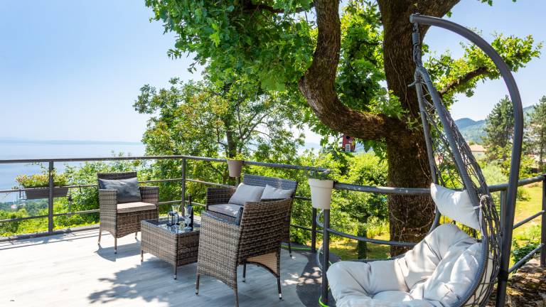 Fully equipped apartment with terrace, yard & barbeque | Pet-friendly — photo 2