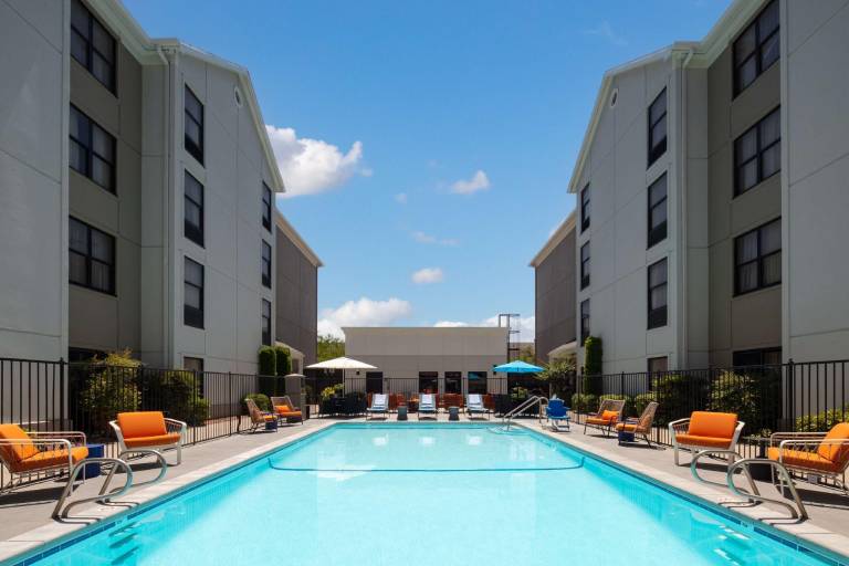 Hampton Inn & Suites El Paso-Airport — photo 2