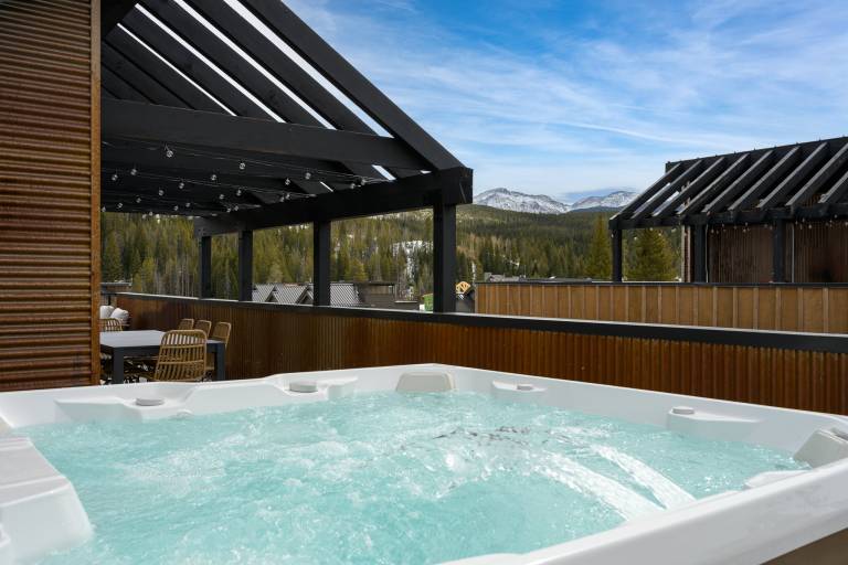 Downtown WP Loft 57 I Rooftop Hot Tub & Lounge I Great Views I Discounted Attractions — photo 5