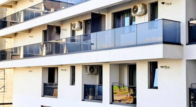 Apartment with private pool & terrace — photo 4