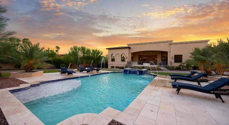 House with pool & jacuzzi — photo 5