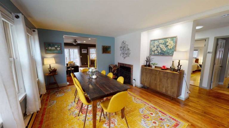 Vacation home with barbecue, hot tub & patio — photo 2