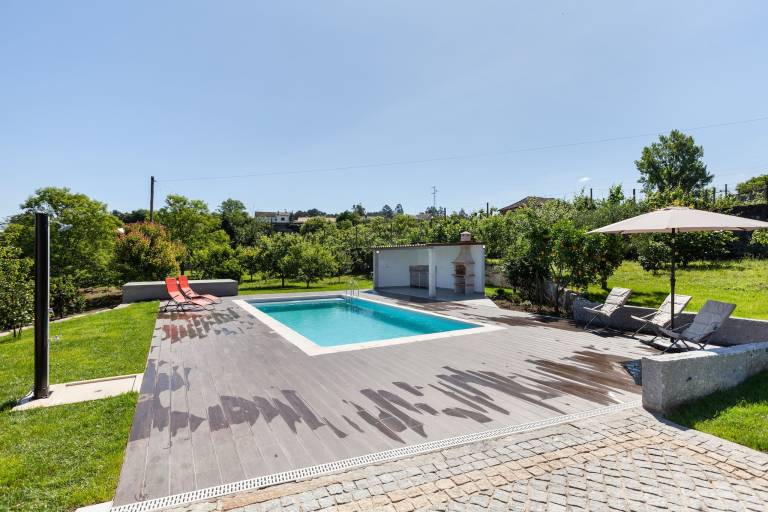 House with private pool, terrace & yard — photo 3